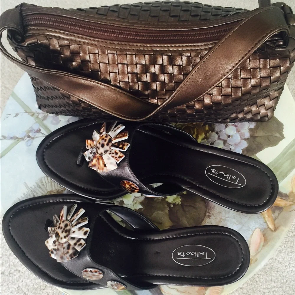 Gorgeous MATRIX hand bag and TAlBOTS sandals. - Picture 2 of 6